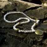 Perlenkette mit Goldkeramik