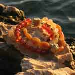 Steinarmband mit Goldkeramik